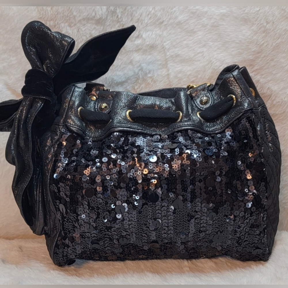 Juicy Couture 2010 Starshine Daydreamer
Black Sequin, Glittery Leather Bag